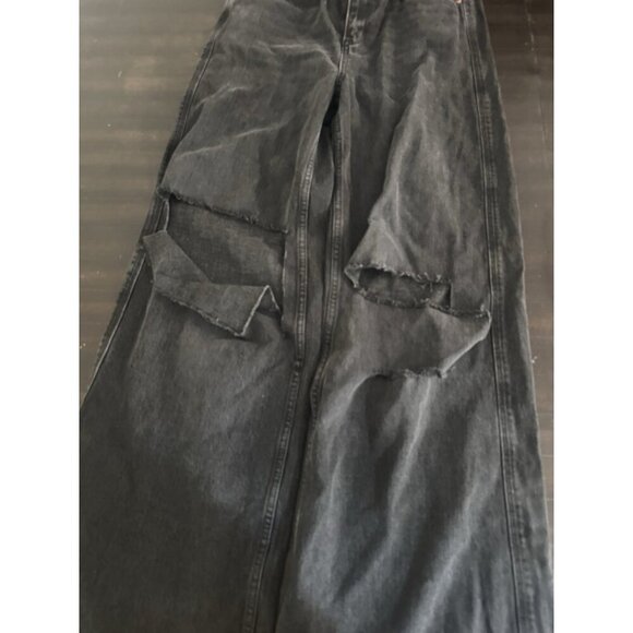 BDG Puddle Distressed Jeans in Black Super high rise wide leg Size 28w/32L - Picture 2 of 4